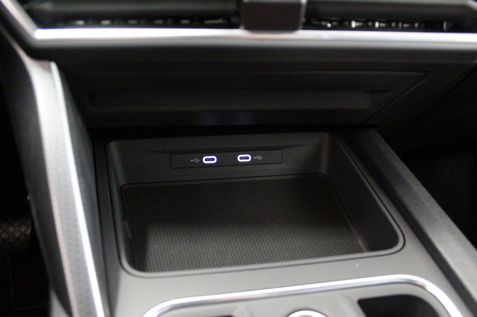 Fahrzeugabbildung SEAT Leon Sportstourer 1.5 Style DSG Automatik