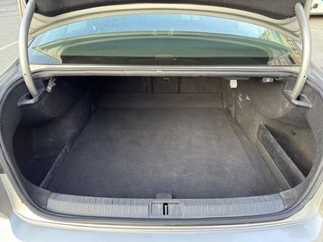 Volkswagen Passat - 12