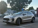 Porsche Macan Turbo mit Performance Paket Turbo mit ...
