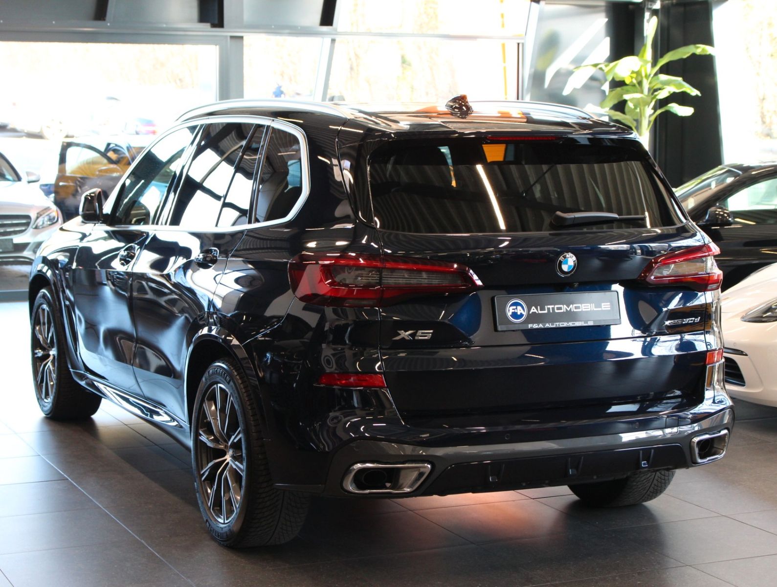 Fahrzeugabbildung BMW X5 xDrive30d M Sport Pano+HUD+360° Kamera