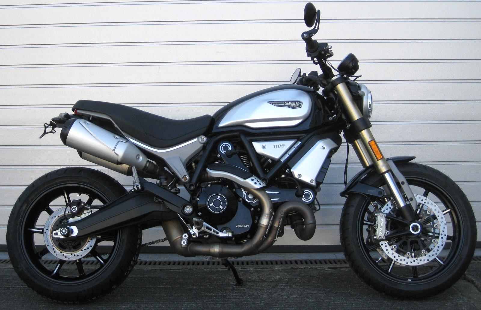 Ducati Scrambler 1100 neue Reifen, Desmo Service ok