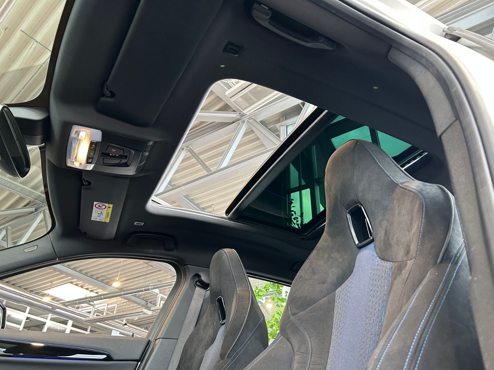 Fahrzeugabbildung BMW X2 M35 i xDrive Shadow PANO HUD H/K KAM