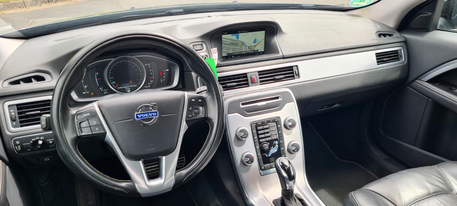 Volvo V70 2015 — photo 13