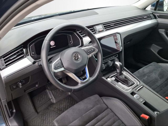 PASSAT VARIANT GTE 1.4 TSI IQ.LIGHT+CAM+DYNAUDIO