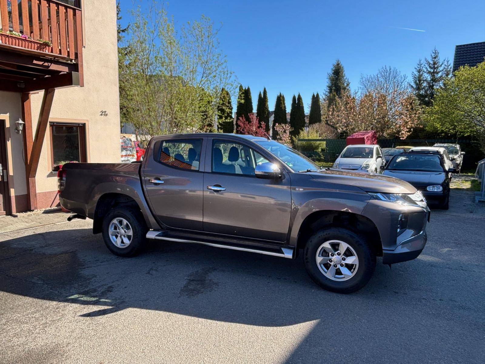 Mitsubishi L200 Basis Doppelkabine 4WD