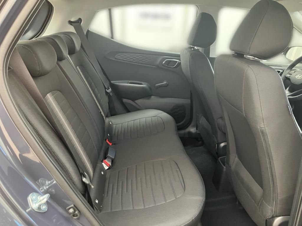 Fahrzeugabbildung Hyundai i10 Navi SHZ KAM PDC SpurH