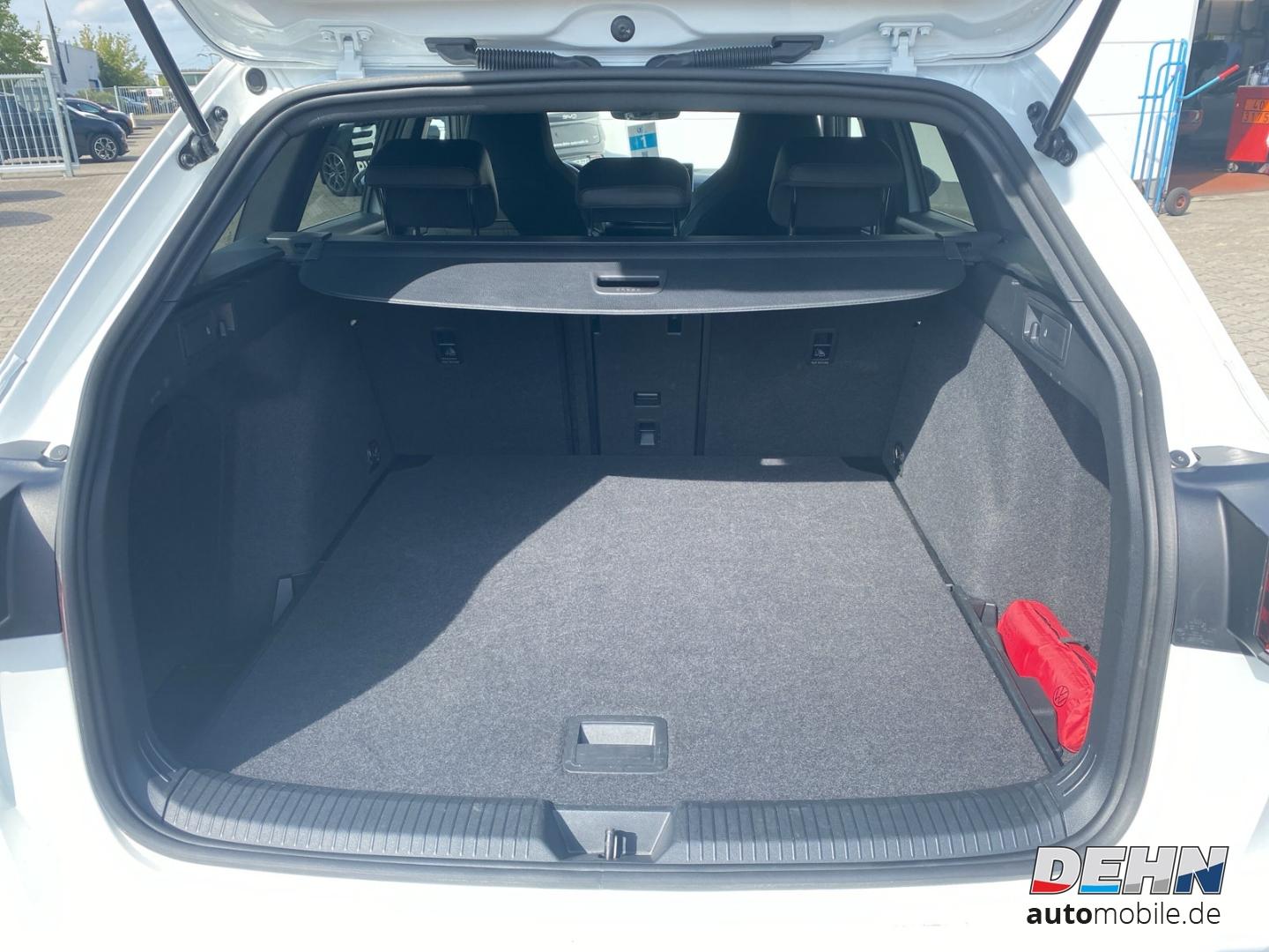 Volkswagen Golf Variant VIII 1.5 TSI R-Line LED Kamera Face, миниатюра 13