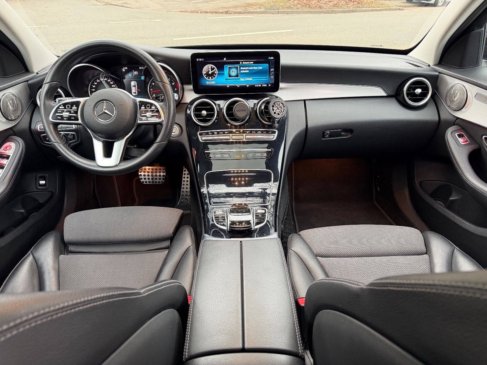 Fahrzeugabbildung Mercedes-Benz C 180 AMG*LED*SCHIEBEDACH*ALCANT*BURMESTER*KAMER