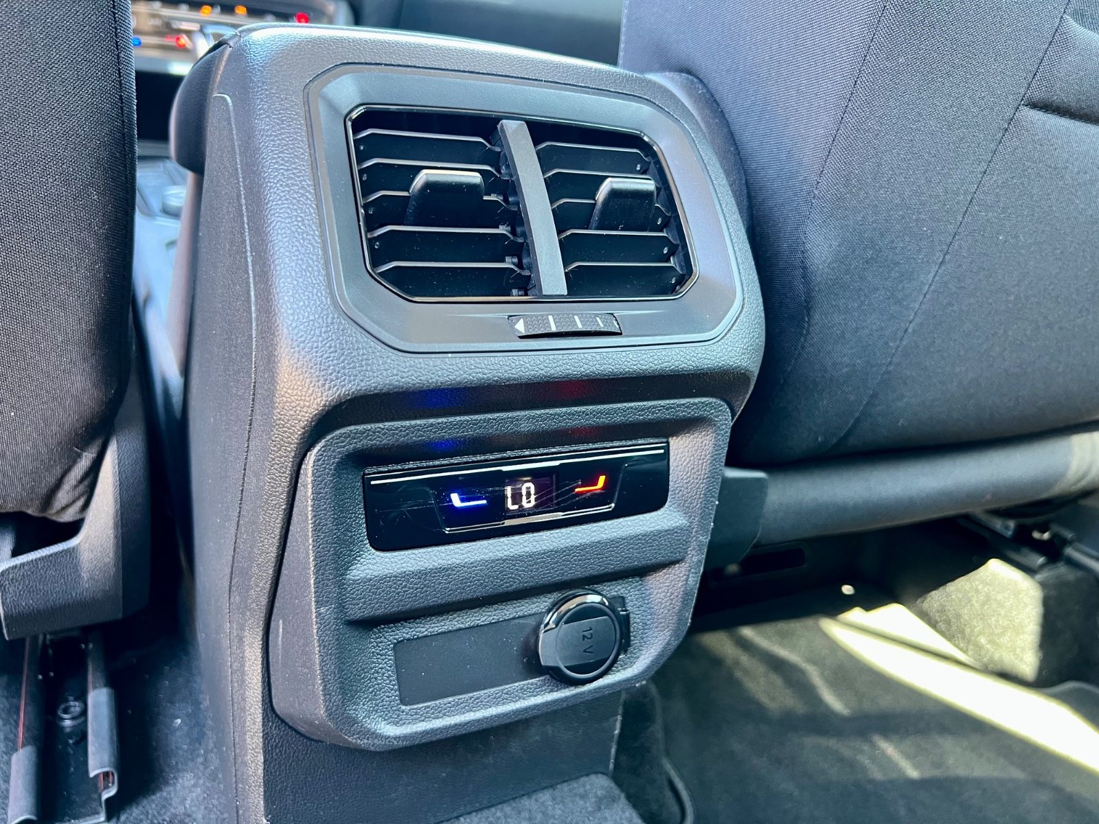 VW Tiguan 2.0 TDI Elegance 4Motion NAVI CAM SHZ