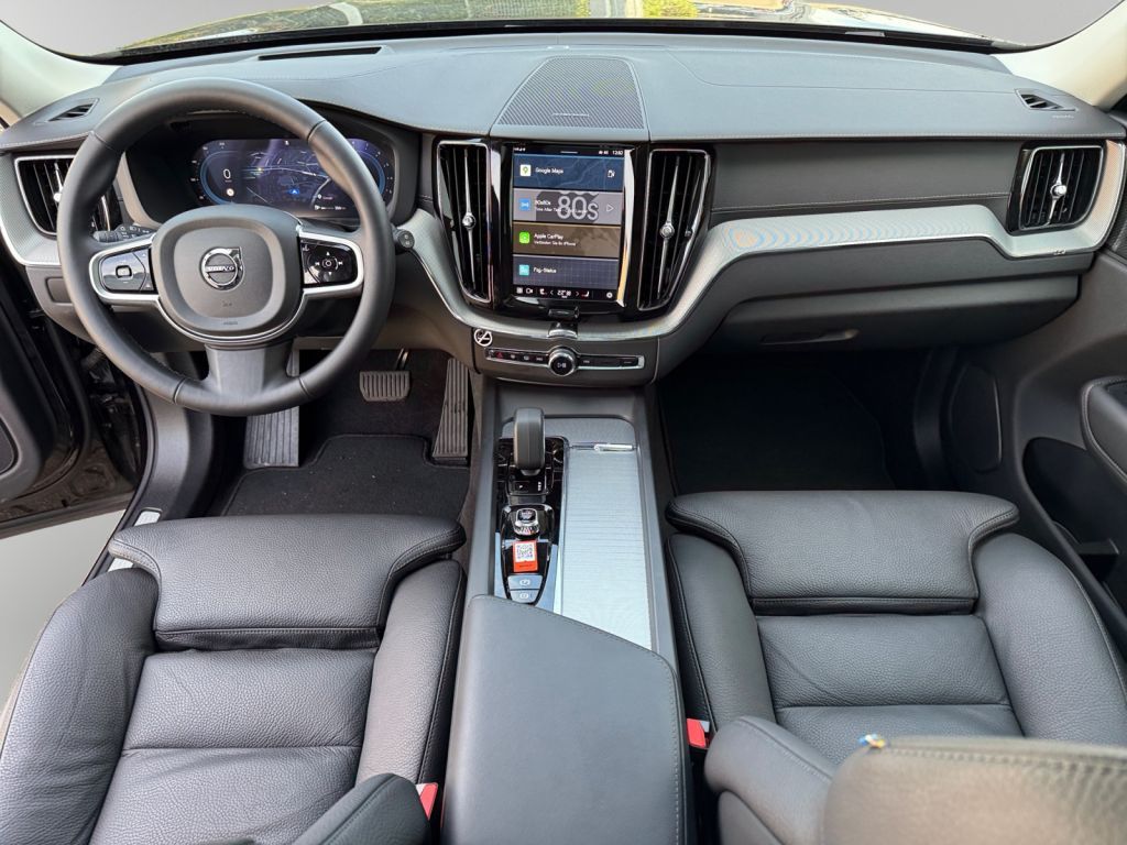 VOLVO XC60 B5 B AWD Ultra Dark Harman/Kardon 360° VOLVO XC60 B5 B AWD Ultra Dark Harman/Kardon 360°