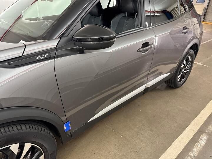 Fahrzeugabbildung Peugeot 2008 GT 1.2PURETECH NAVI KAMERA PDC ACC 1.HAND