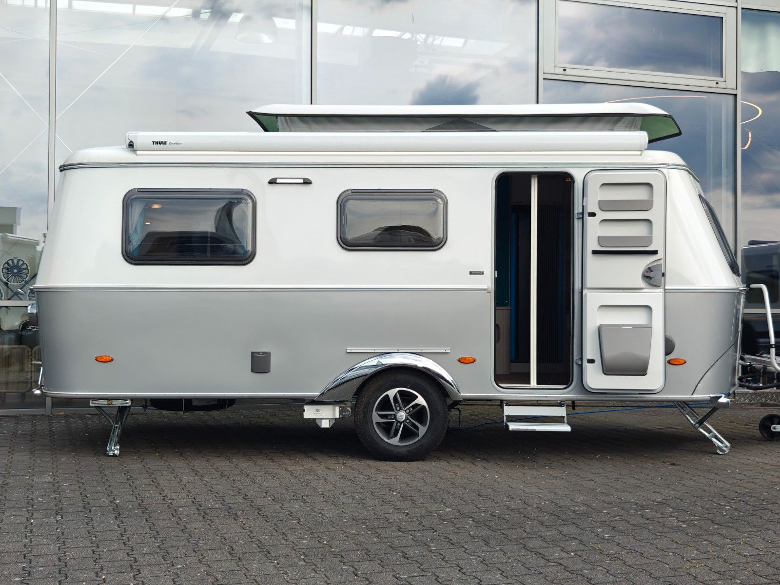 Fahrzeugabbildung HYMER / ERIBA / HYMERCAR Touring 642 Urban - JETZT 5.012€ SPAREN !
