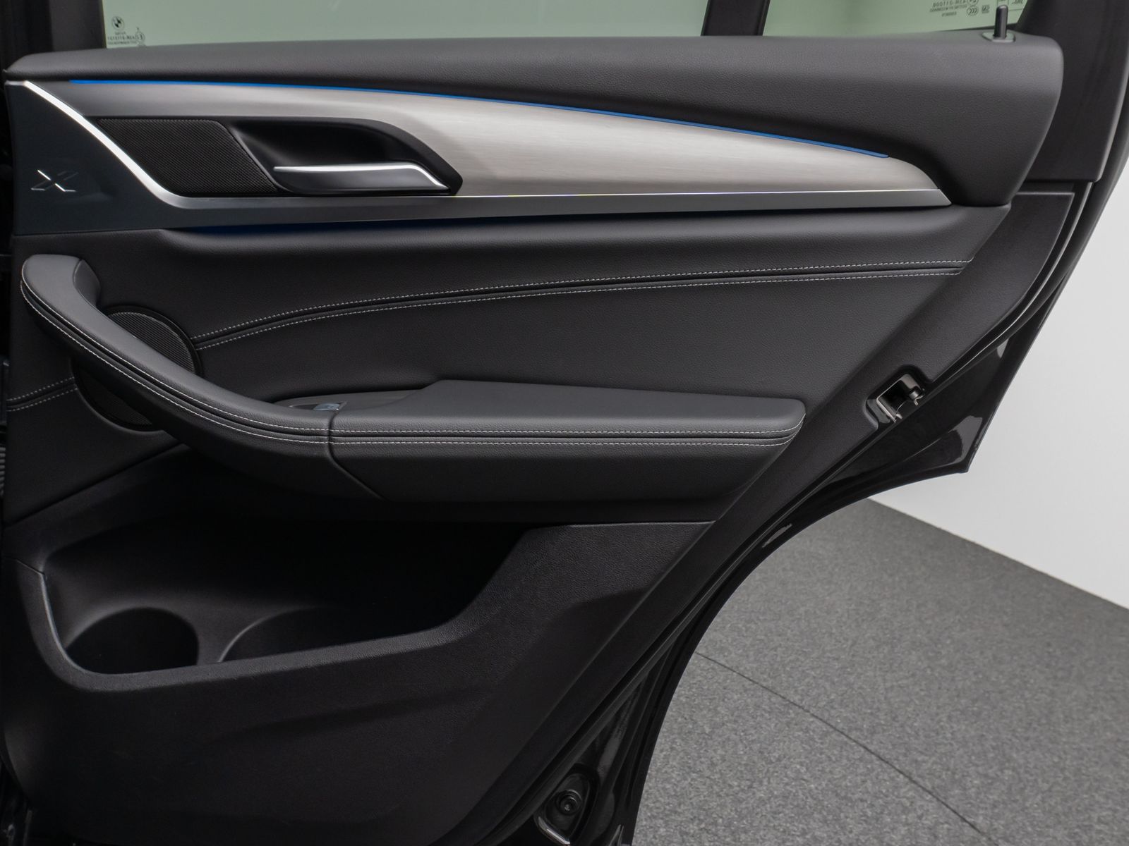 Fahrzeugabbildung BMW X3 xD30e M Sport 360° DAB HiFi AHK Leder 19Zoll