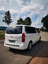 Hyundai H-1  Travel  _ Scheckheftgepflegt - Hyundai mit Diesel-Antrieb: Kleinbus