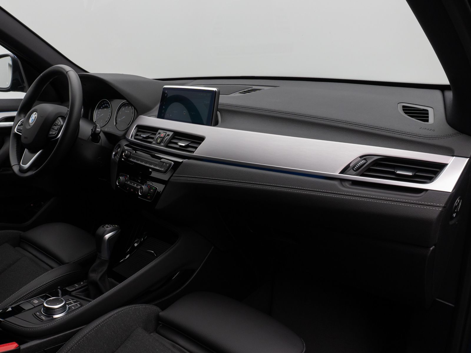 Fahrzeugabbildung BMW X1 xD25e Sport Line Parkassist DAB HiFi Komfort