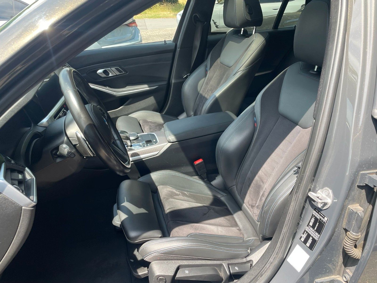 BMW 320d M-Sport Pro LED Navi RFK Pano "19" - TOP foto 11