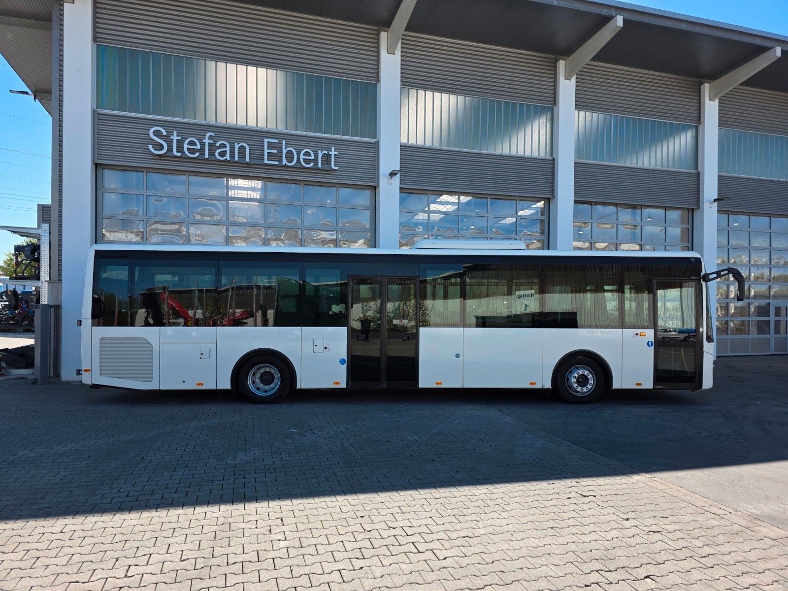 Fahrzeugabbildung Iveco Crossway LI6C 12 Klima Intarder 45+26+1