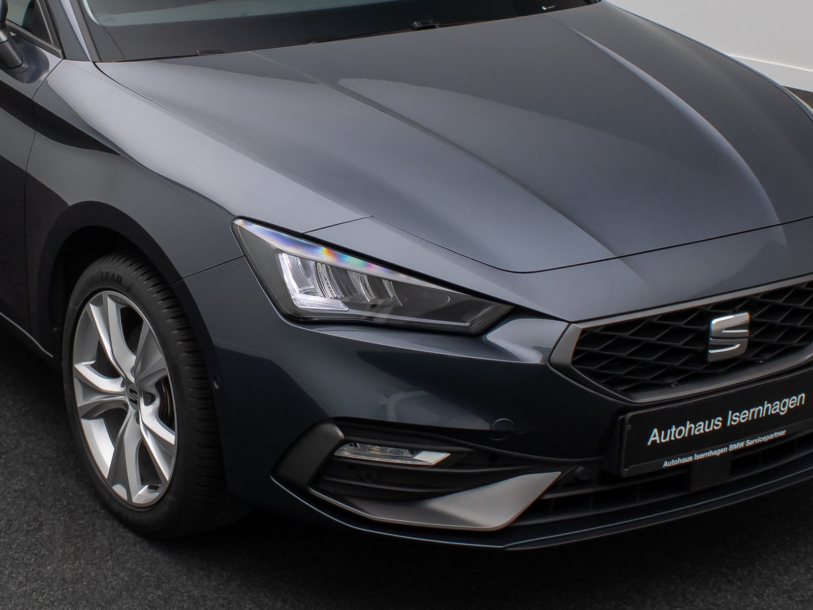 Fahrzeugabbildung SEAT Leon e-HYBRID FR Tempomat DigitDispl ParkAsssit