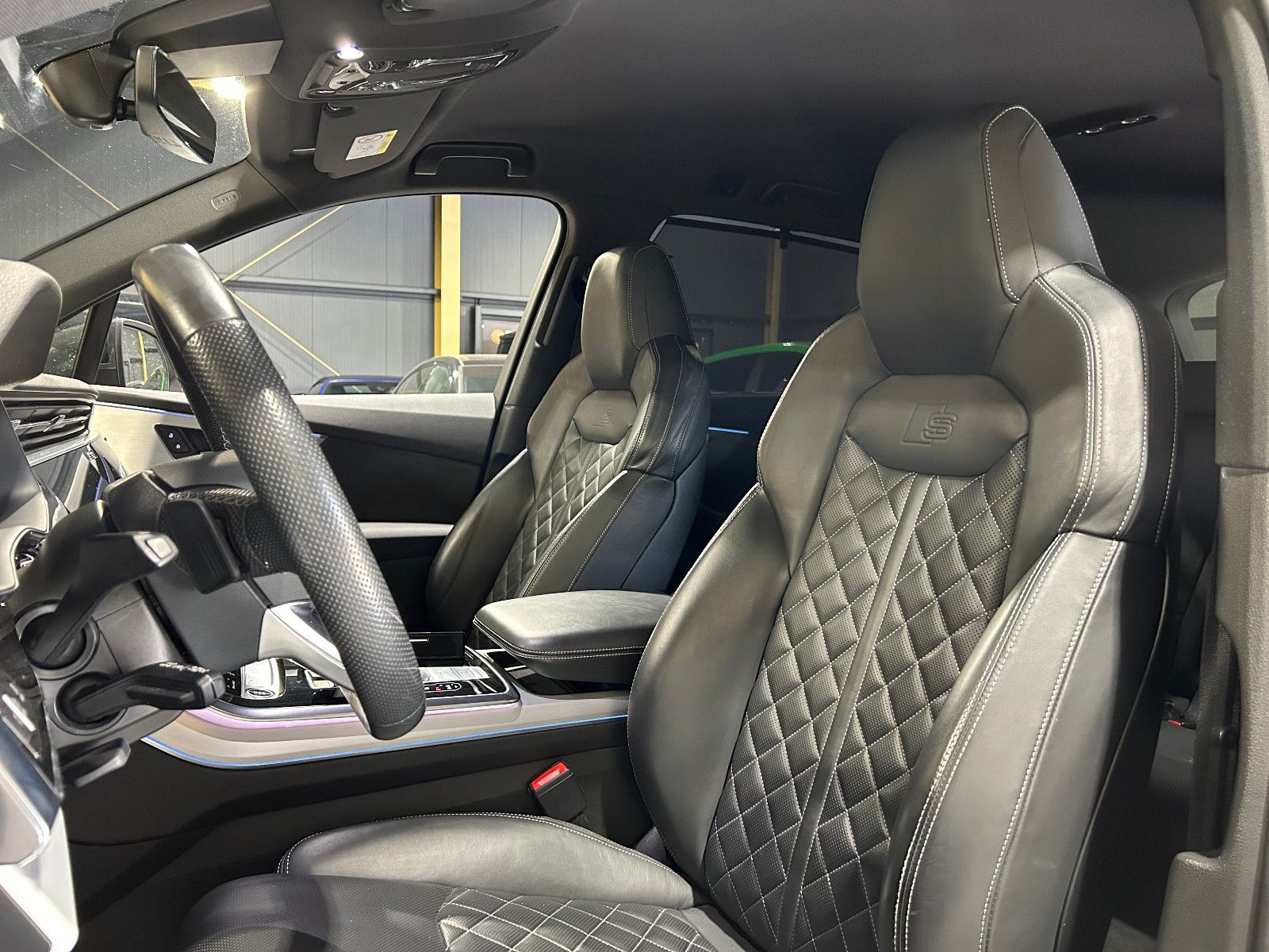Fahrzeugabbildung Audi Q7 50 TDI quattro/S-LINE/HEAD-UP/COMPETITION/NAV