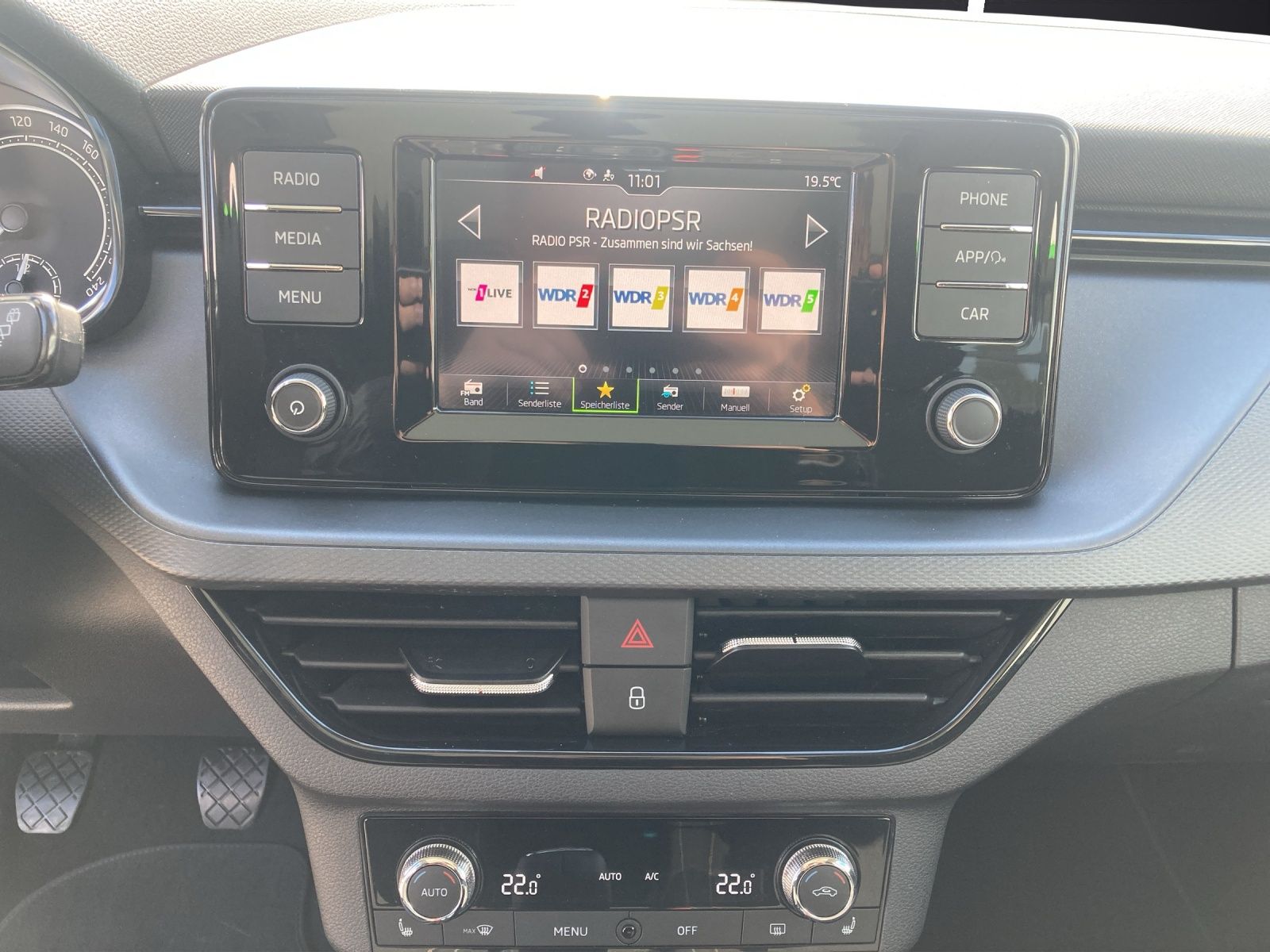 Fahrzeugabbildung SKODA Kamiq TSI Ambition LED Pano GRA PDC SH LM