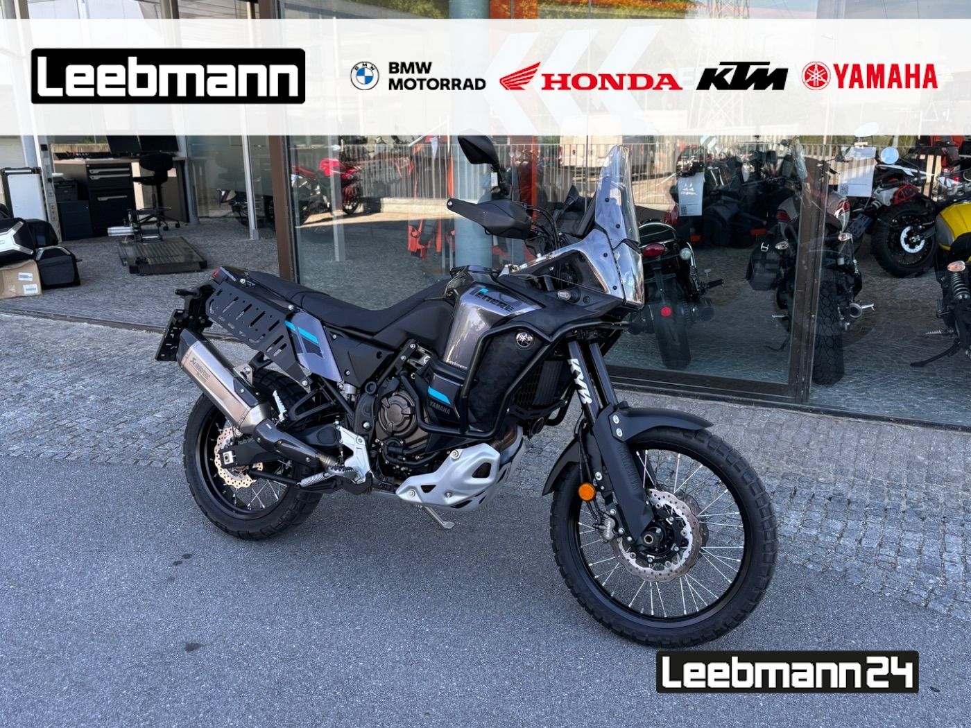 Fahrzeugabbildung Yamaha XTZ 700 Tenere World Raid Modell 2024 Akrapovic