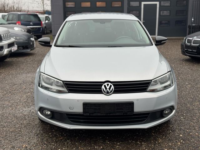 Volkswagen Jetta 1.6 TDI LIFE BlueMotion Technology