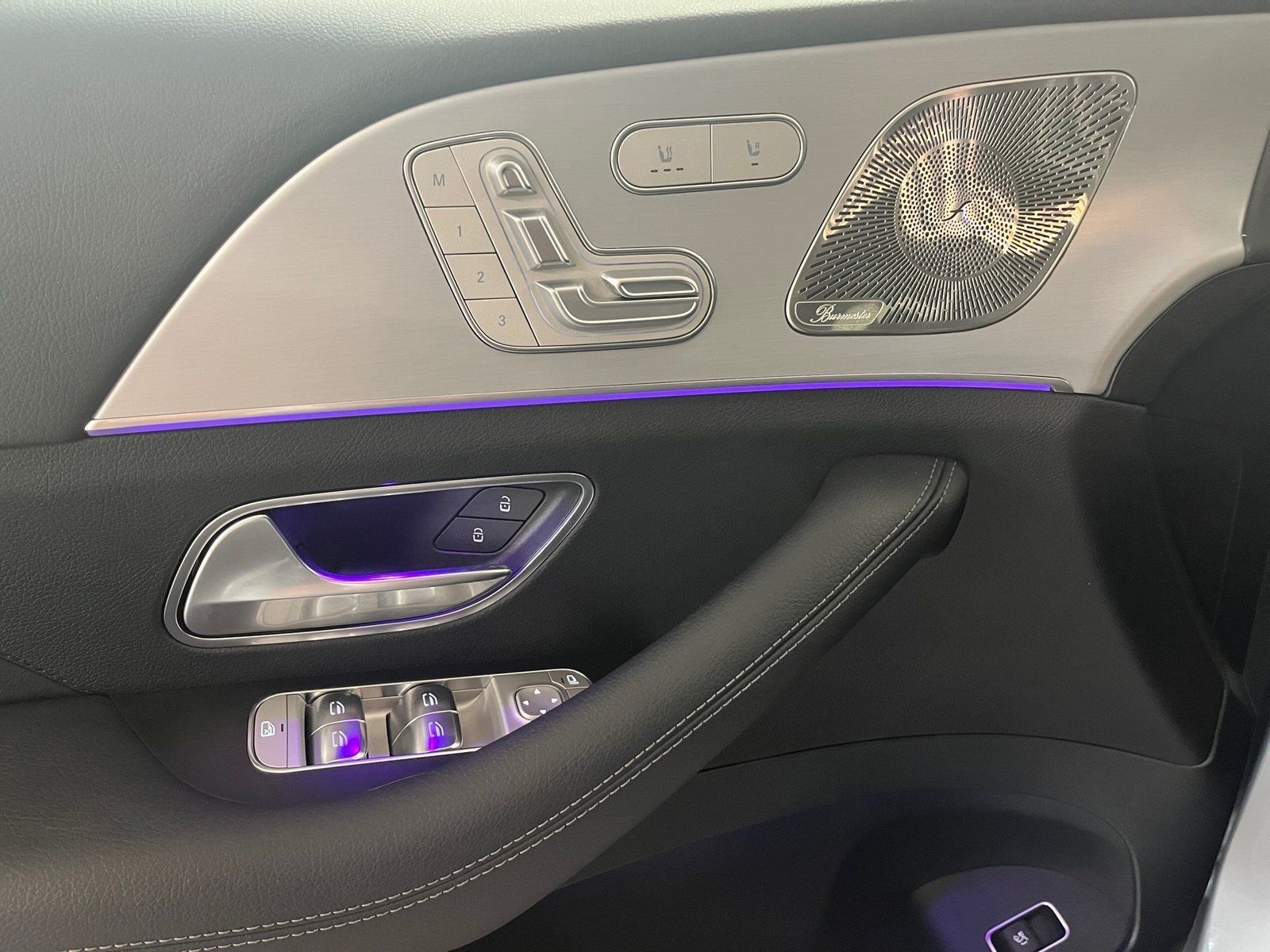 Fahrzeugabbildung Mercedes-Benz GLE 350 de 4M AMG*Distroni*360*Airmatic*AHK*Pano