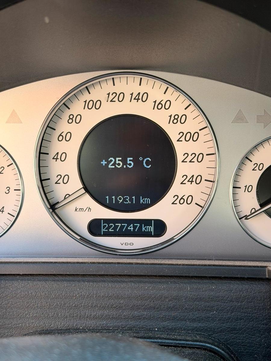 Mercedes-Benz  2008 — photo 9