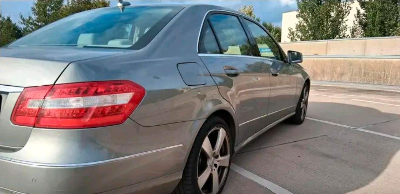 Mercedes-Benz E 220