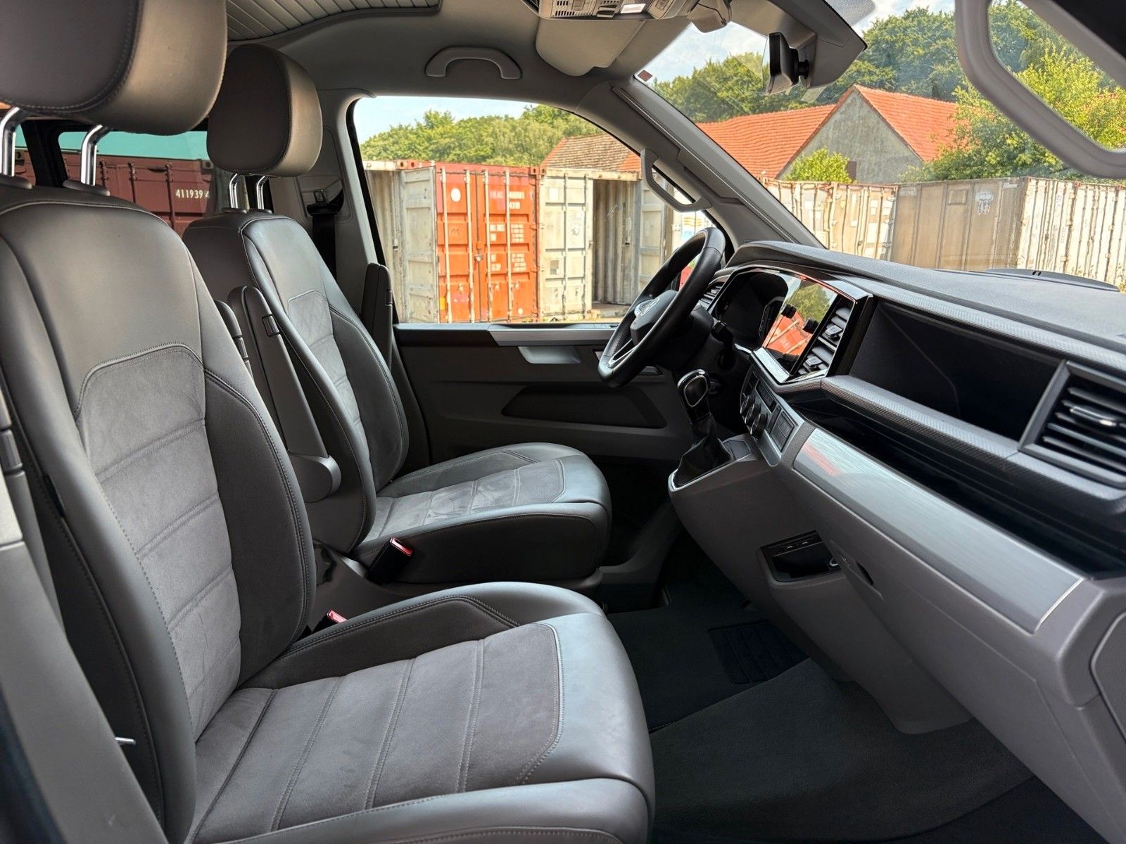 Fahrzeugabbildung Volkswagen T6 California Ocean