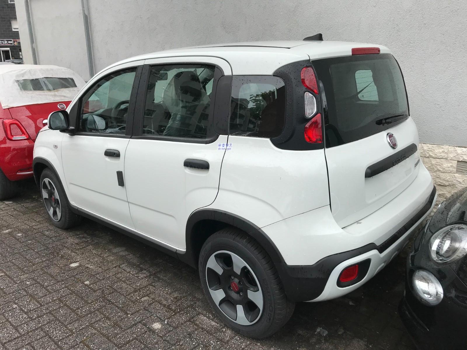 Fiat Panda 1.0 GSE Hybrid MY22 Cross City Sitzheizung