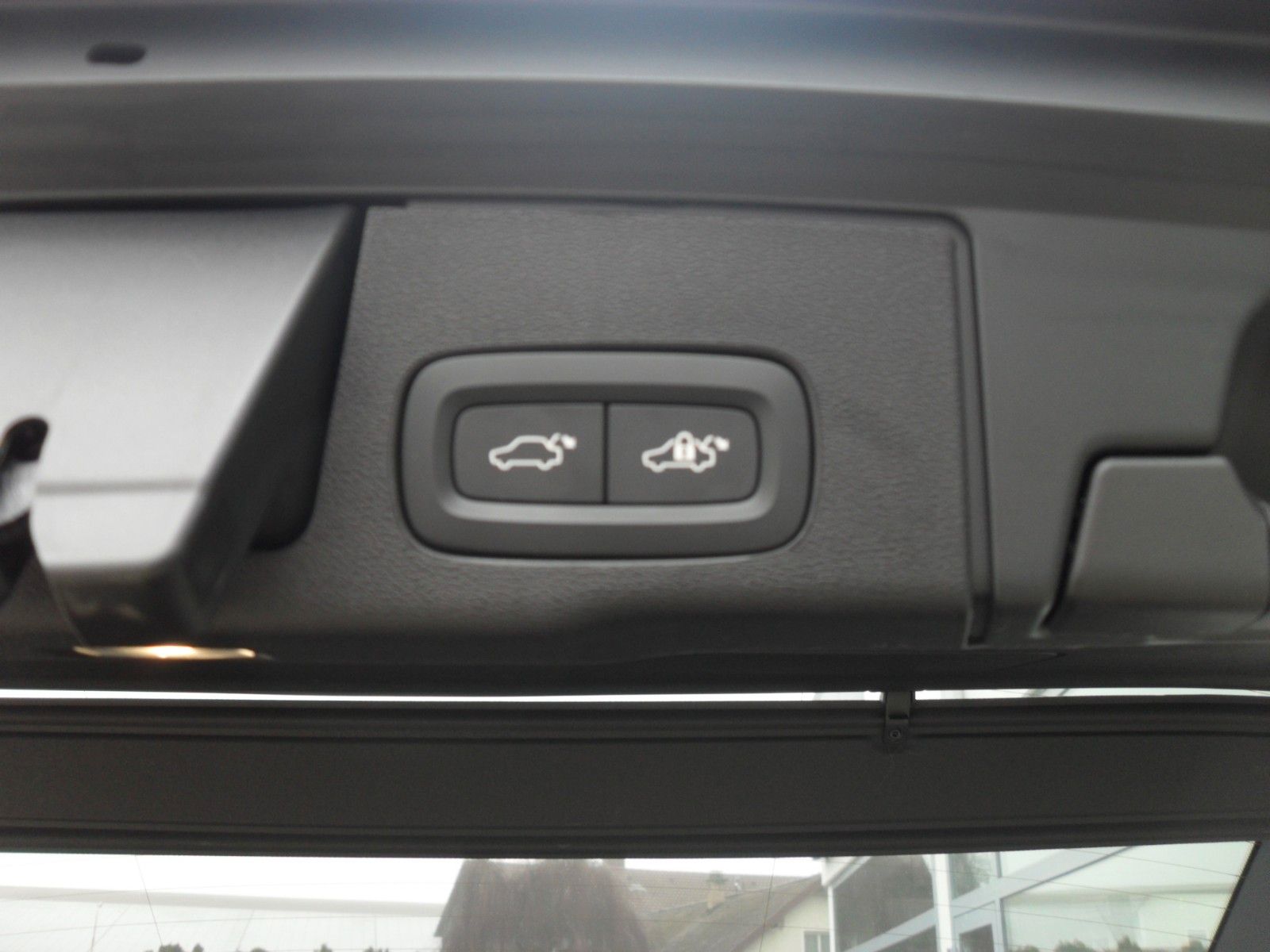 Fahrzeugabbildung Volvo XC 60 B5 Ultra Black Edition AWD |