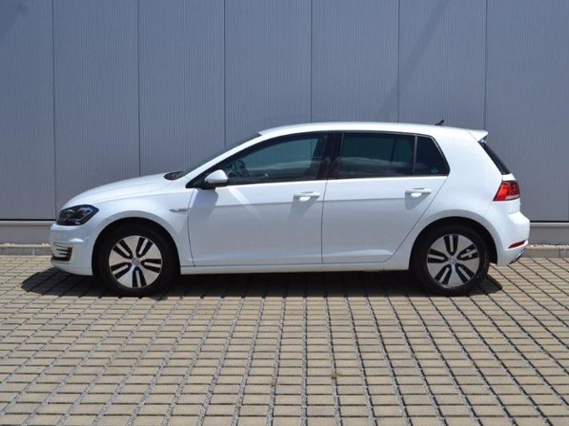 Golf VII e-Golf CL/WÄRMEPUMPE/LED/NAVI-PRO+VZE/D