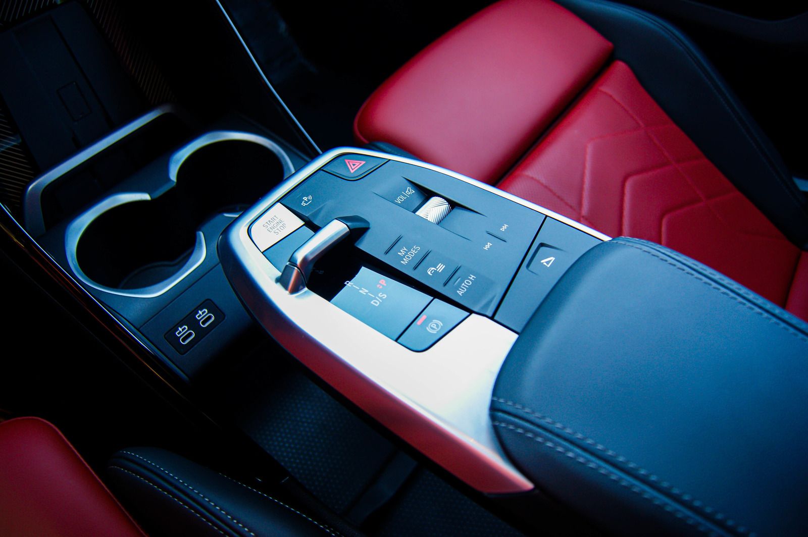 Fahrzeugabbildung BMW X2 20 i sDrive M Sport Pro IconicGlow Coral Rot