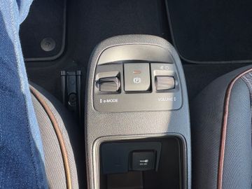 Fahrzeugabbildung Fiat 500 e Icon Navi SHZ DAB Temp. Klimaaut. uvm.
