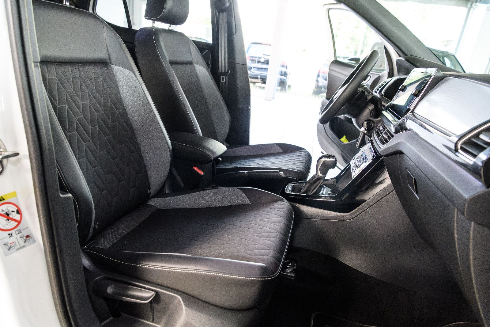 Fahrzeugabbildung Volkswagen T-Cross Goal 1.0 TSI DSG LED+AHK+NAV+ACC+APP+SHZ