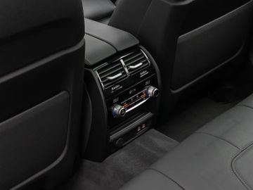 Fahrzeugabbildung BMW 530e xD Tour Luxury Line ACC HUD Pano Laser 360°