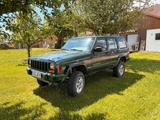 Jeep Cherokee 4.0 Benzin - Jeep Grand Cherokee aus 2001