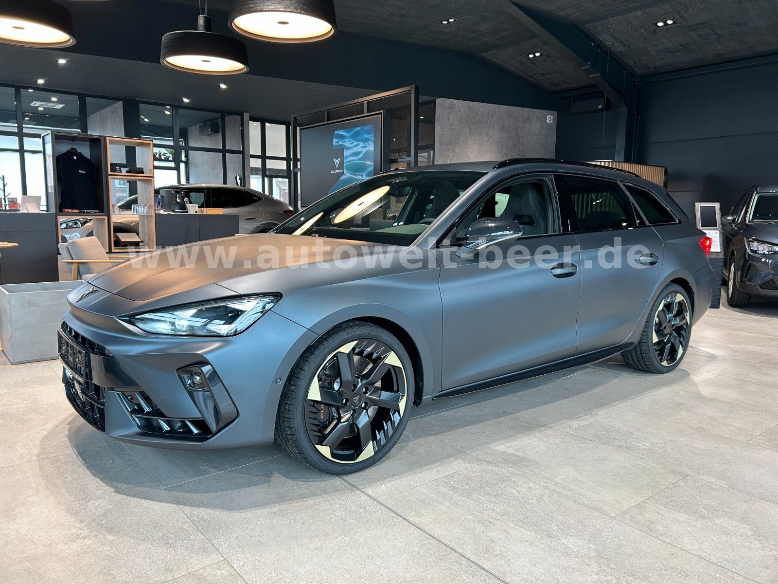 Cupra Leon SP VZ Tribe Ed. 2.0 TSI 333PS 4D *AHK*CAM*