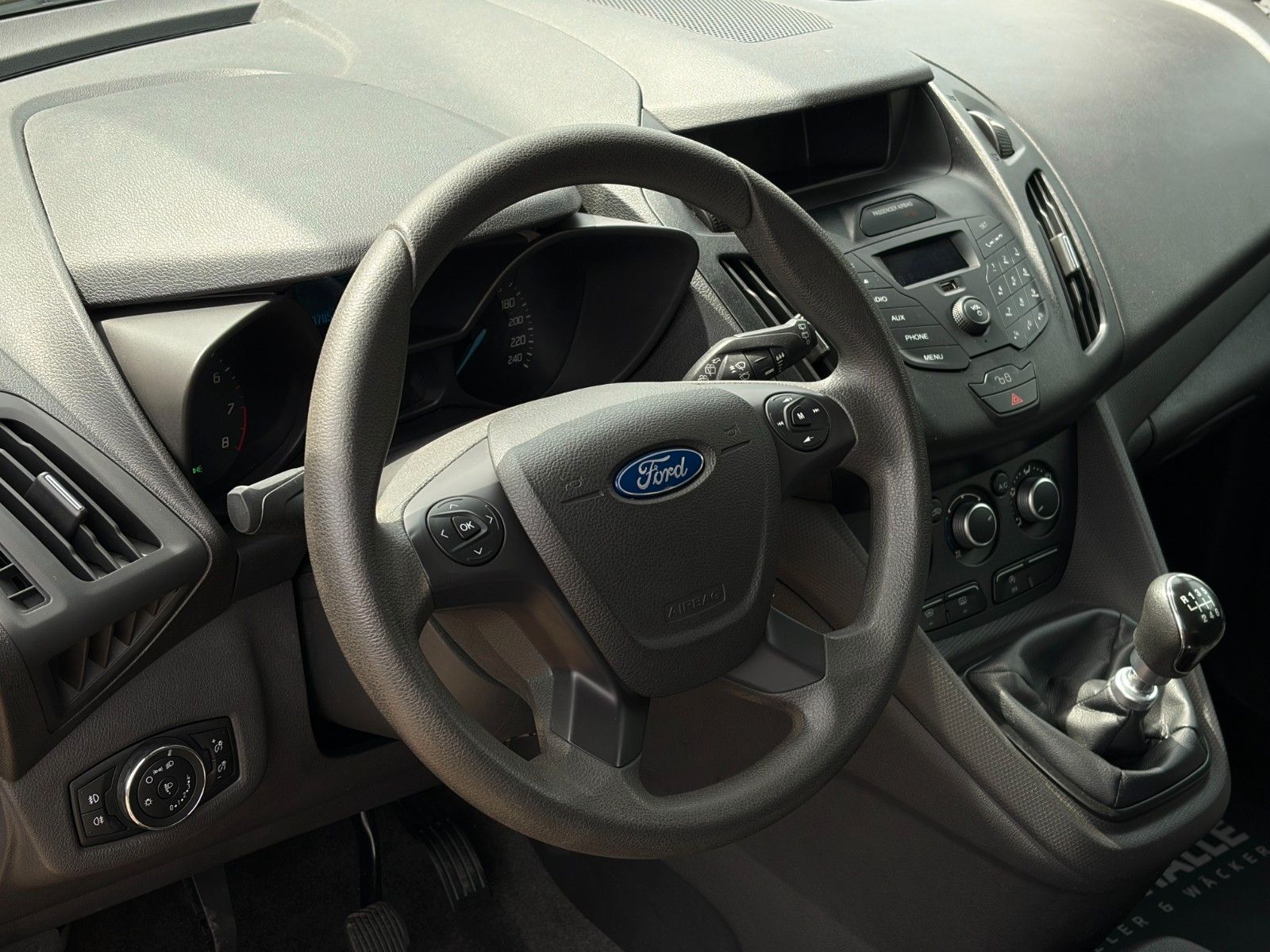 Fahrzeugabbildung Ford Tourneo Connect 1.0 EB Trend Klima Zahnr. neu