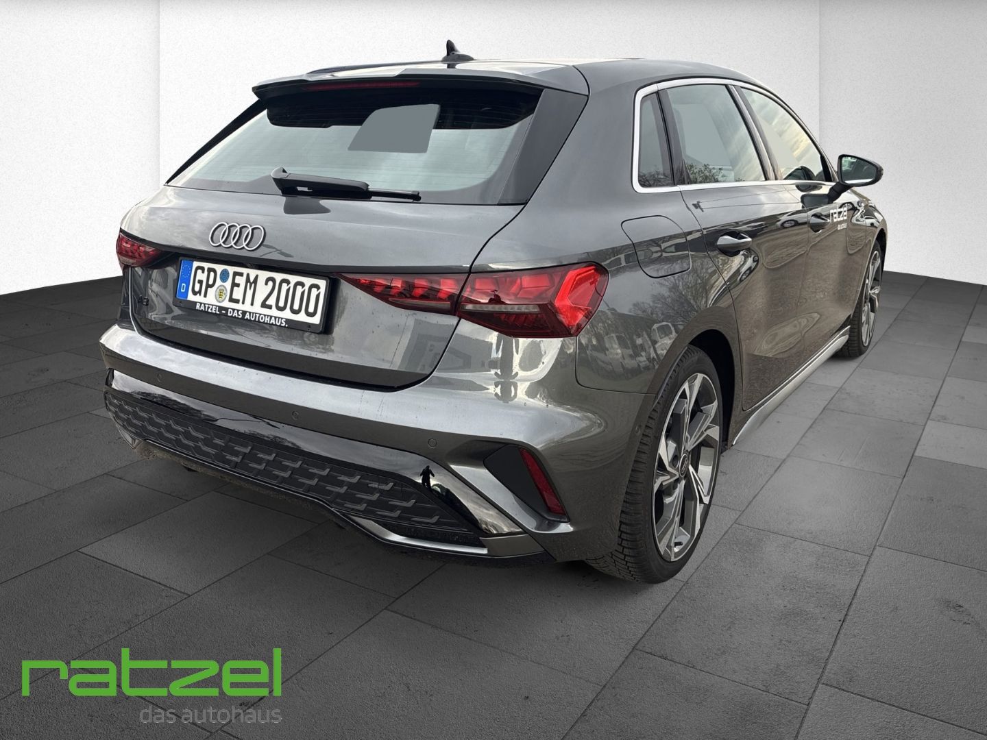 Fahrzeugabbildung Audi A3 Sportback 35 TFSI S line AHK Panodach Digital