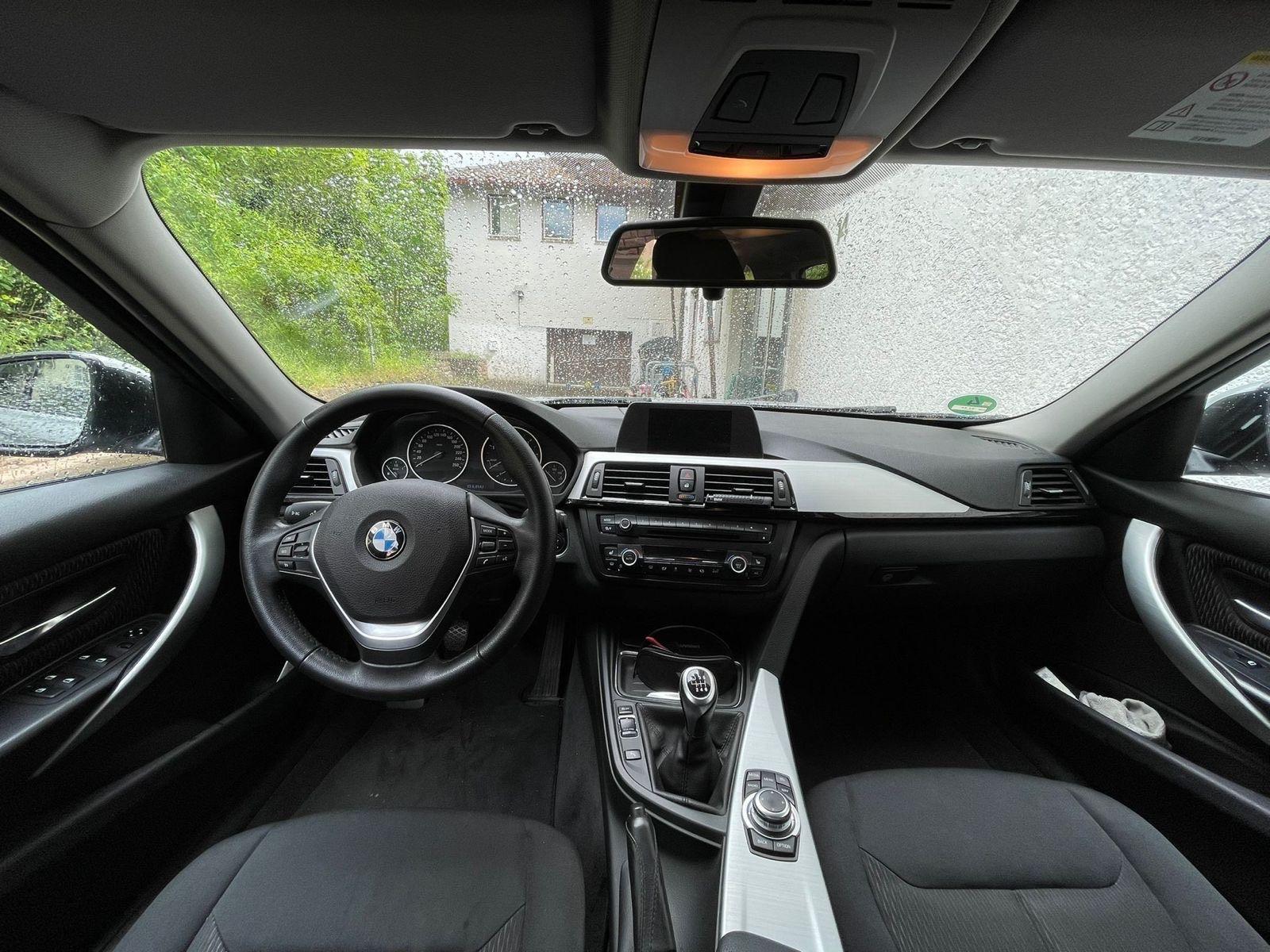 BMW 320 2013 — photo 11