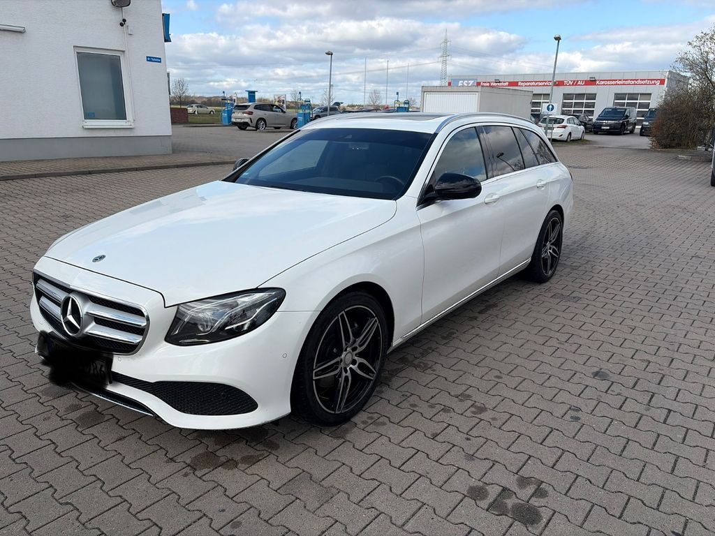 Image of Mercedes-Benz E 250