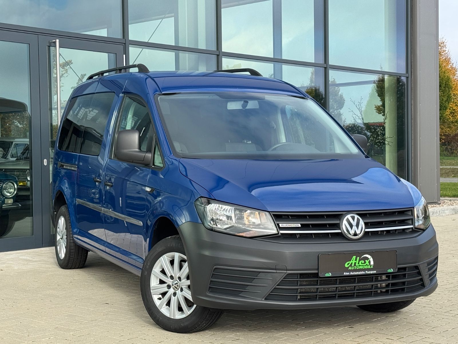 Volkswagen Caddy Maxi Kombi CNG Automatik 1. Hand 5-Sitzer foto 3