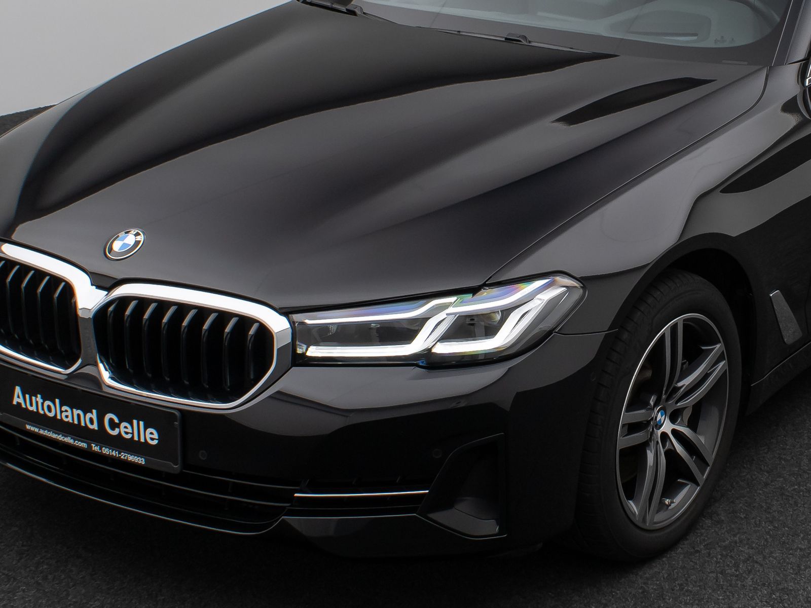 Fahrzeugabbildung BMW 530i xD Panorama Kamera Laser HUD HiFi Komfort