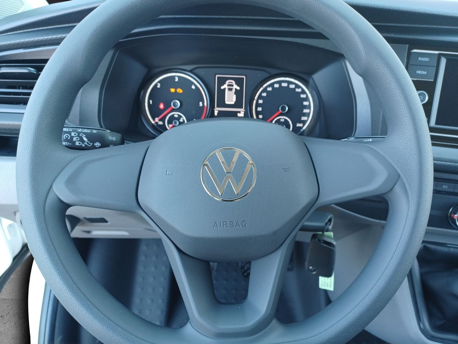 Fahrzeugabbildung Volkswagen T6 Kombi T6.1 TDI 9- Sitzer LED GRA PDK KLIMA VO