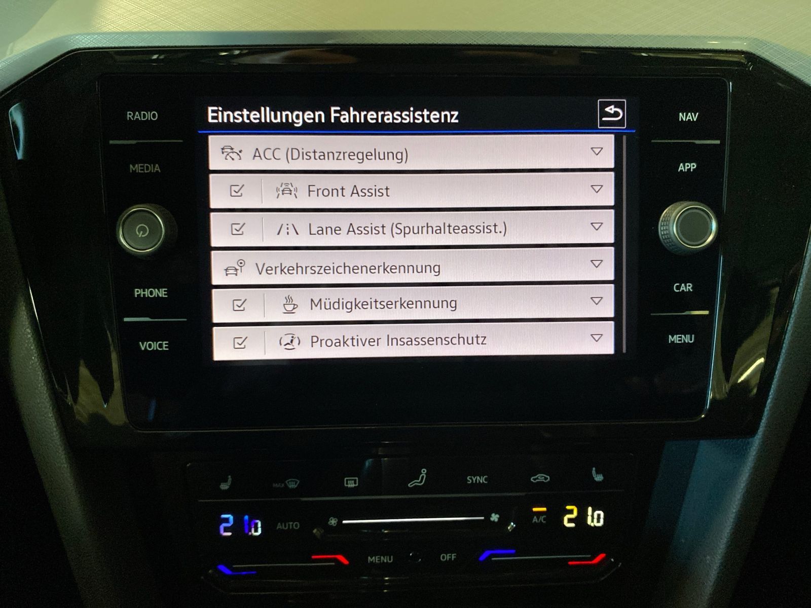 Volkswagen Passat Variant - Bild 10