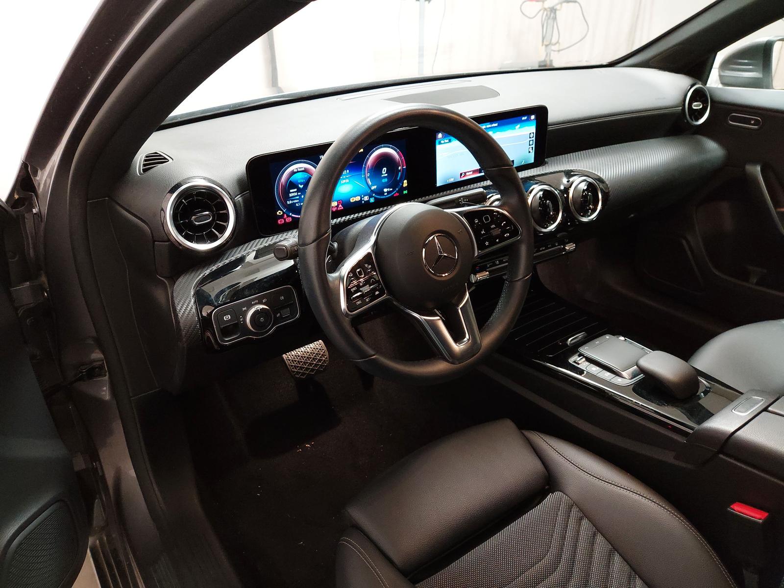 Mercedes-Benz A 250 e Navi LED Rückfahrkamera MBUX+ SHZ