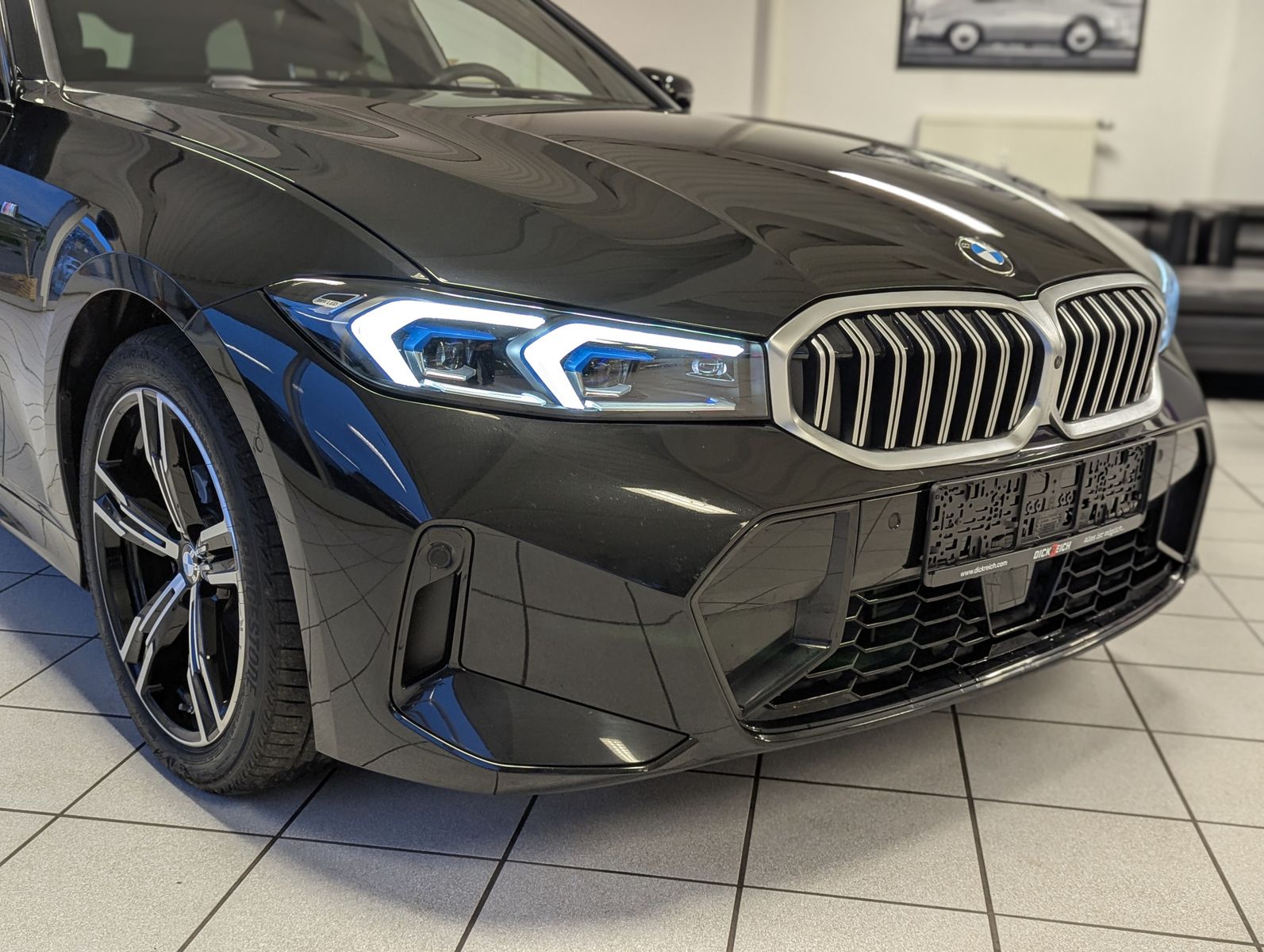 BMW 320 d xD M-Sport HUD Pano ACC LED-adaptiv AHK - Image 9