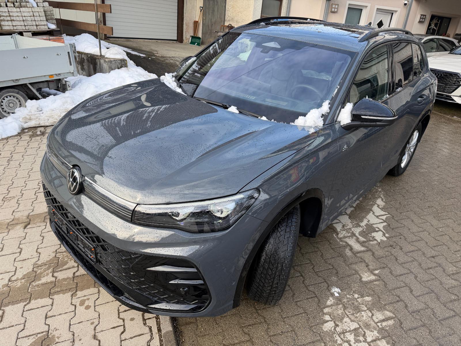 Volkswagen Tiguan 2.0 TSI 4Motion R-Line, Vollausstattung!!